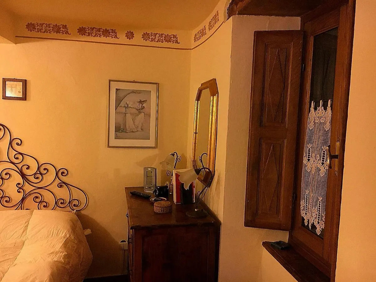 Villa Casa Gellera Corfino 0*,  Italia